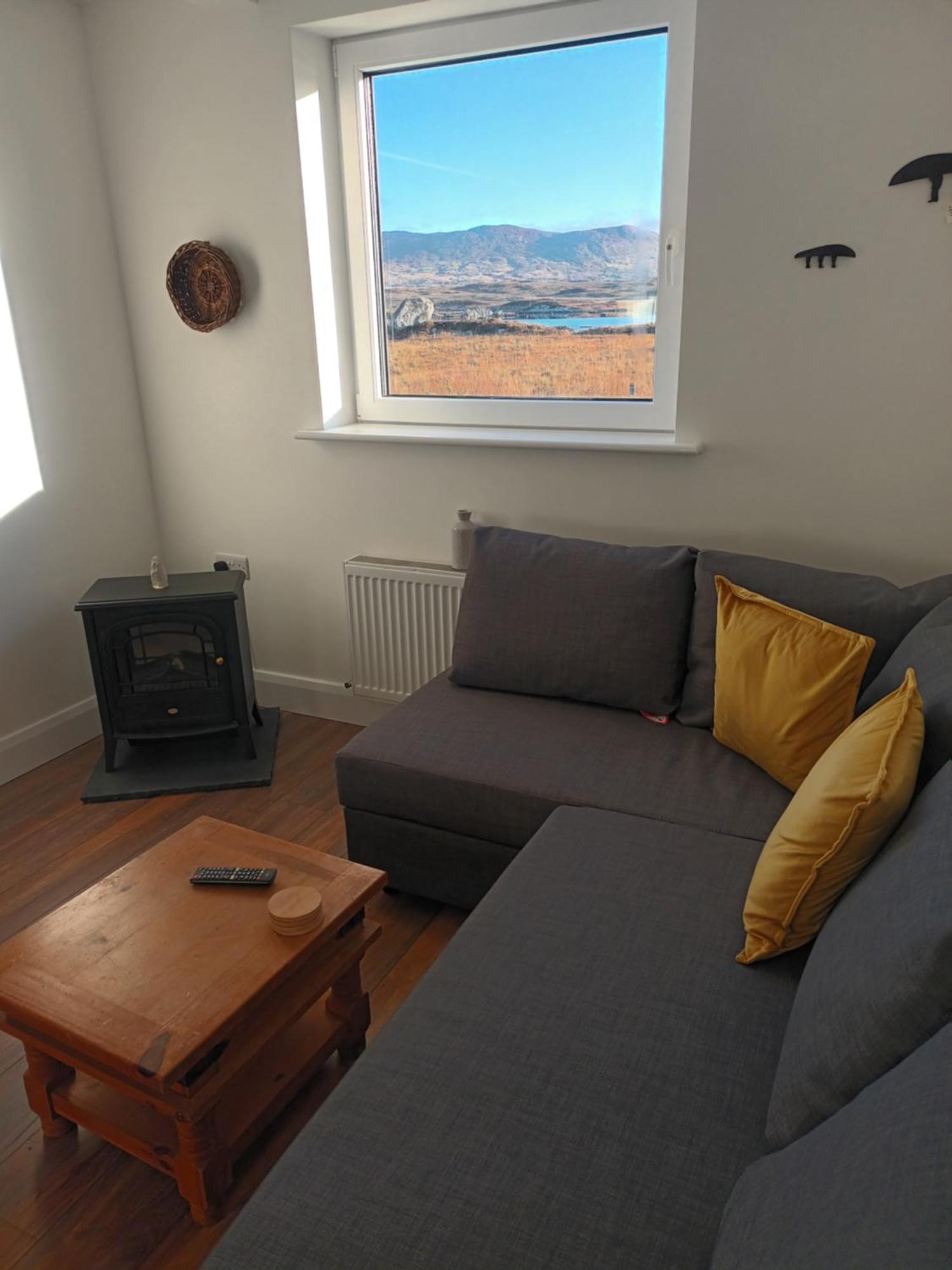 Connemara Lake View Apartment Camus Eighter Exteriör bild